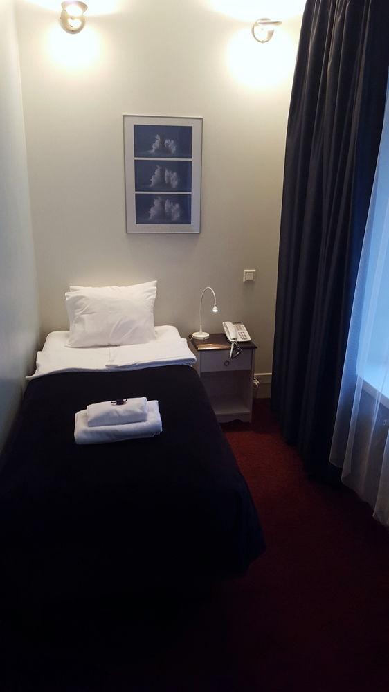 Midpoint Hotelli 3*