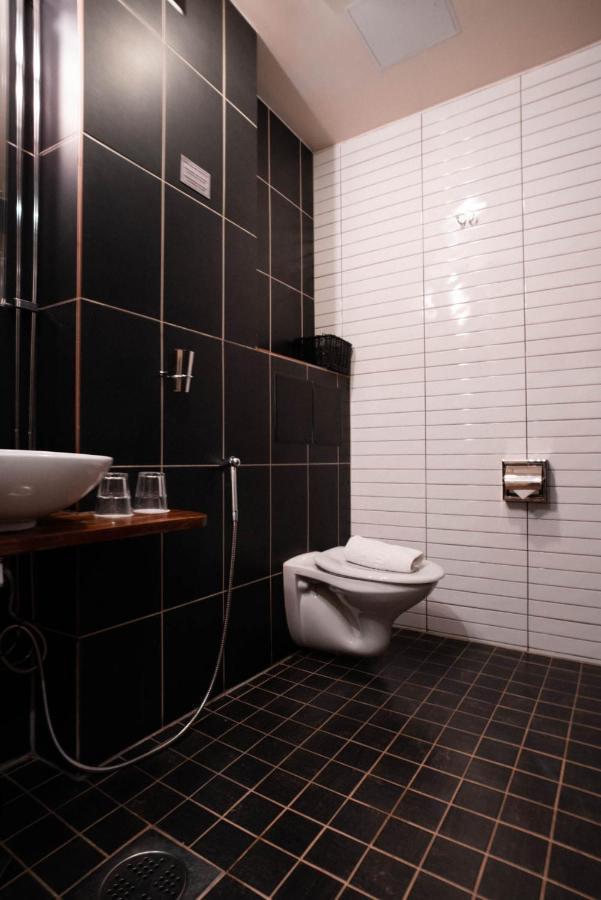 Midpoint Hotel